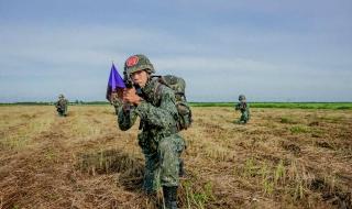 东部战区出动上百架战机